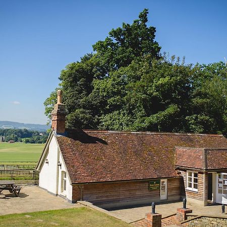 Cowdray Lodge Midhurst Bagian luar foto