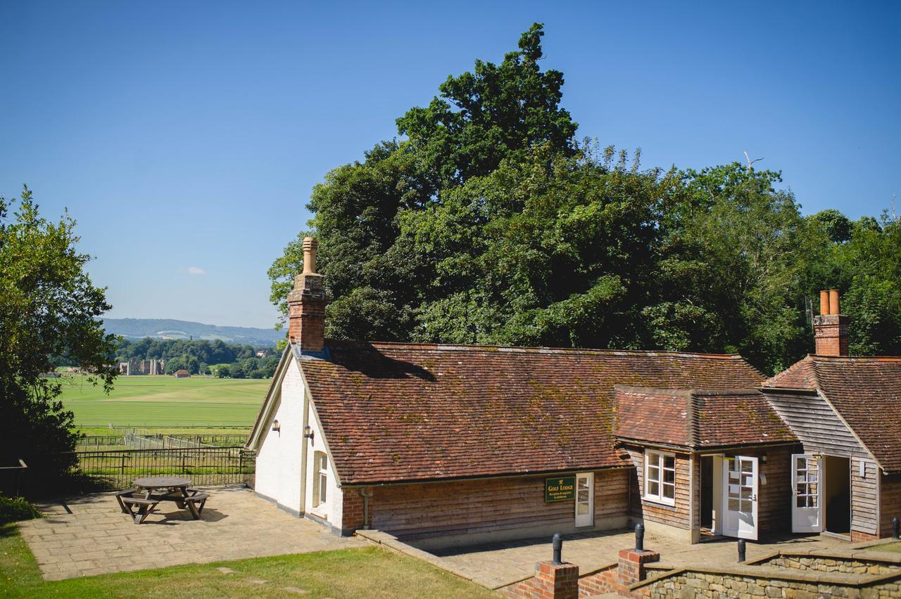 Cowdray Lodge Midhurst Bagian luar foto